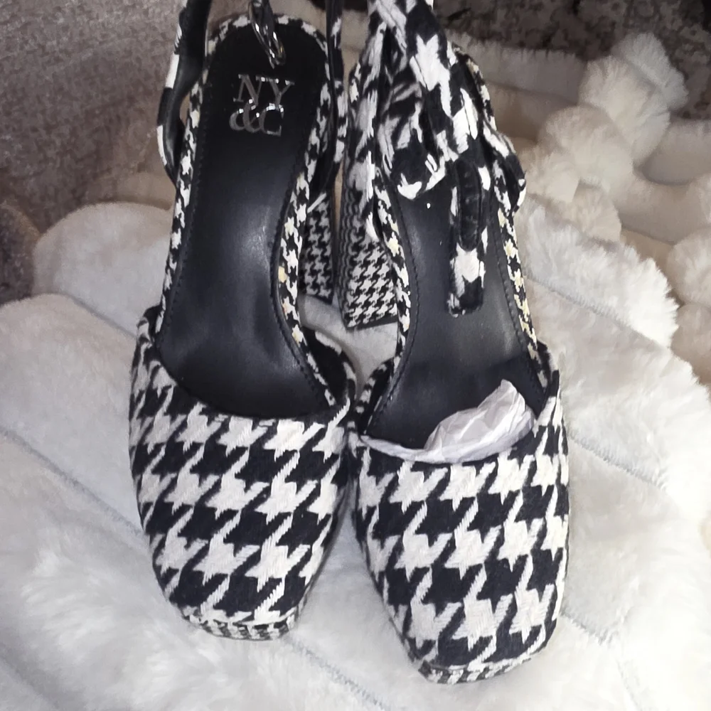 New York & Company Houndstooth Platform Heels - Picture 3 of 11